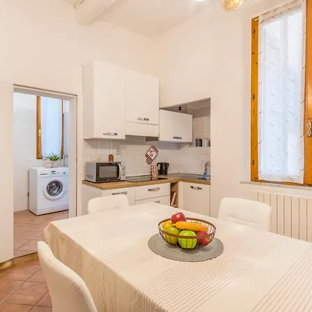 Center Piazza Pomposa Апартаменты *