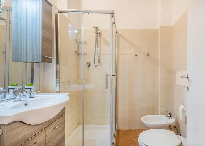 Center Piazza Pomposa مودينا